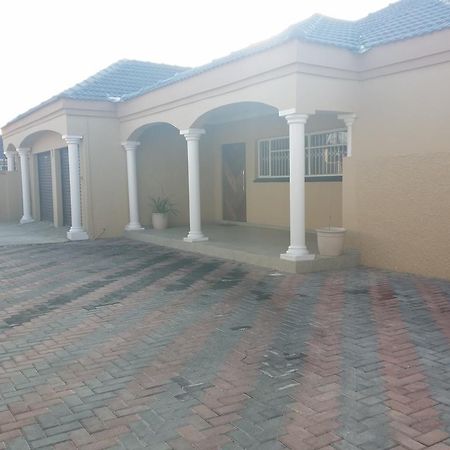 Alicia'S B&B Roodepoort Kültér fotó