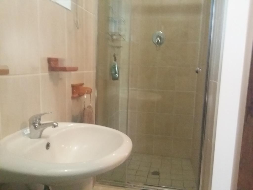 Alicia'S B&B Roodepoort Szoba fotó